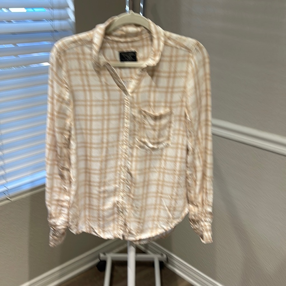 Women’s Abercrombie & Fitch pink plaid long sleeve size Small